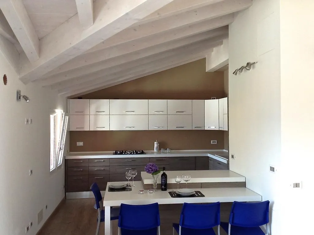 Mansarda Porlezza Apartment 0*,